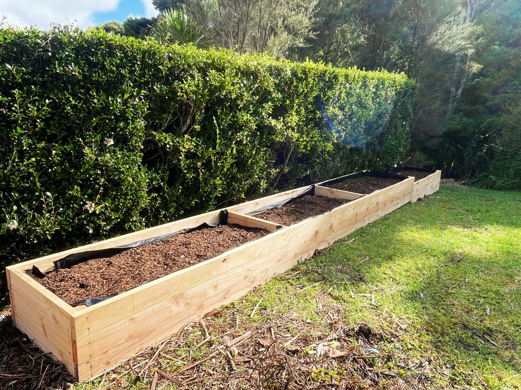 🌿【Long Raised Garden Bed】– Made from NZ Pine · Custom Sizes Available · All-in-One Structure
