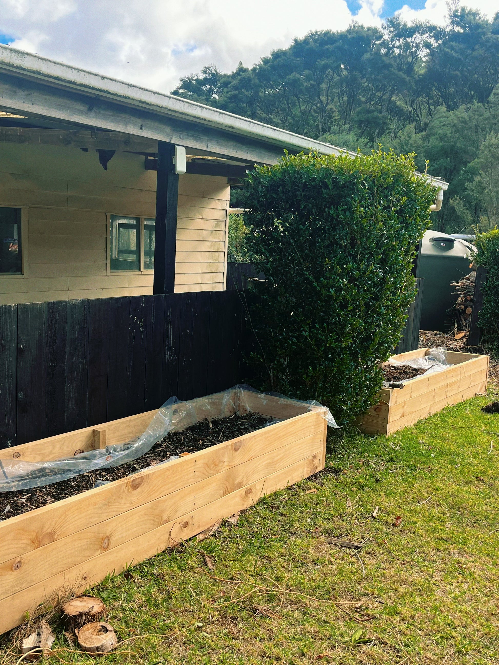 🌿【Long Raised Garden Bed】– Made from NZ Pine · Custom Sizes Available · All-in-One Structure