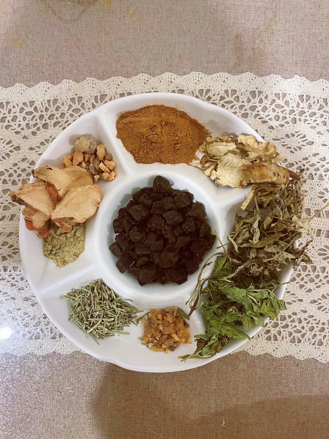 🌿 Herbal Energy Comb